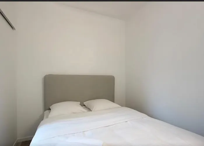Appartements Marais Proche Du Theatre Renard